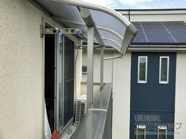神奈川県川崎市ののバルコニー・ベランダ屋根 プレシオステラス R型 屋根タイプ 単体 積雪〜20cm対応 施工例