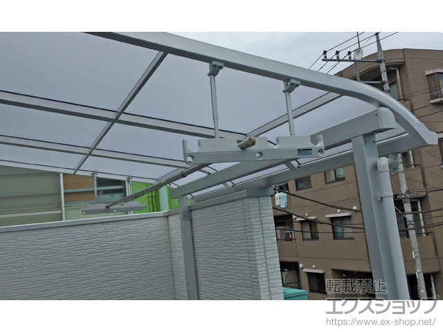 東京都羽村市ののバルコニー・ベランダ屋根 スピーネ R型 屋根タイプ 単体 積雪〜20cm対応 施工例