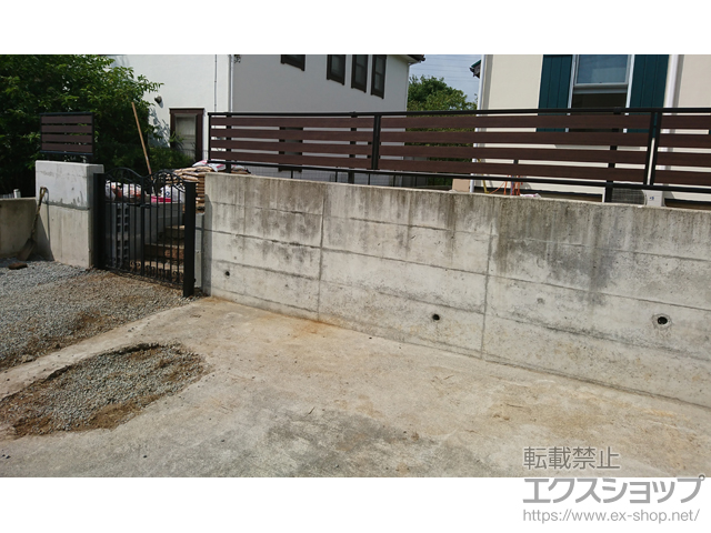 山梨県甲斐市ののフェンス・柵 モクアルフェンス 横板タイプ 自由柱 施工例