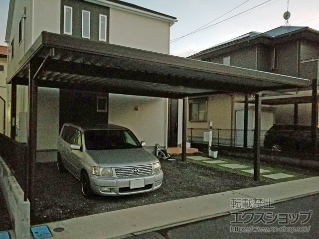 鹿児島県霧島市のLIXIL リクシル（トステム）のカーポート テリオスポートIII 900 2台用 角柱4本柱 積雪〜30cm対応 施工例