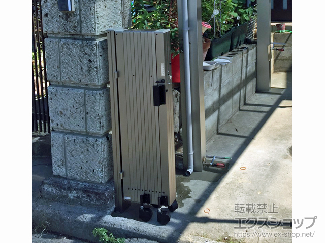 大阪府泉南郡熊取町ののカーゲート トリップゲート RA型 ノンレール 片開き 30S 施工例