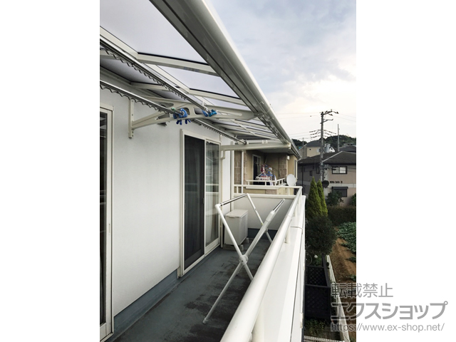 神奈川県横浜市のLIXIL リクシル（トステム）のバルコニー・ベランダ屋根 パワーアルファ L型 ルーフタイプ 連棟 積雪〜30cm対応 施工例