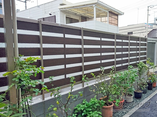 山口県山口市ののフェンス・柵 ジオーナフェンス YP型 マテリアルカラー フリーポールタイプ（色：シャイングレー+クリエダーク） 施工例