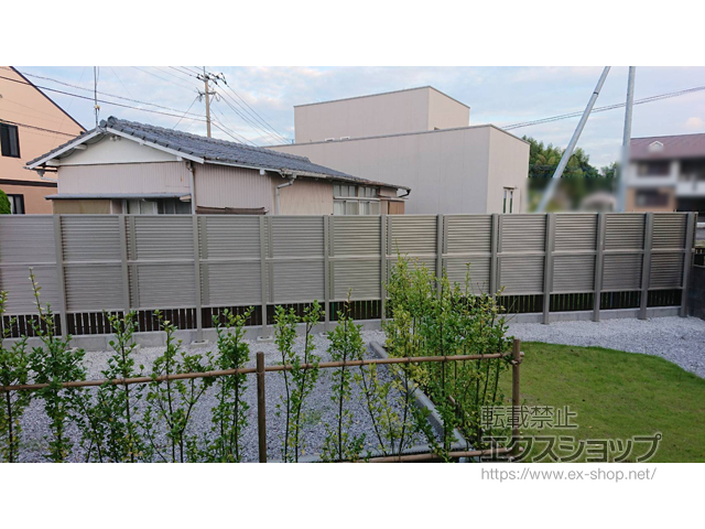 鹿児島県薩摩川内市ののフェンス・柵 ミエーネフェンス 目隠しルーバータイプ 2段支柱 自立建て用（パネル2段） 施工例