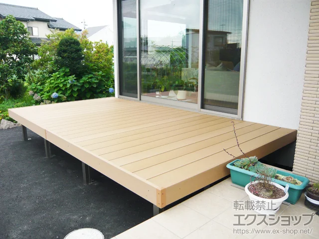 ��茧�����s��LIXIL ���N�V��(TOEX)�̃E�b�h�f�b�L ����y�X�e�[�W �{�H��