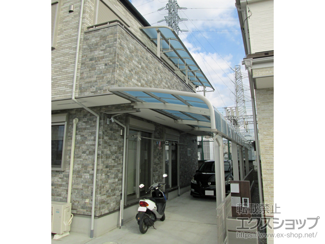 埼玉県三郷市ののカーポート レイナキャップポートグラン 縦連棟　積雪〜20cm対応 施工例