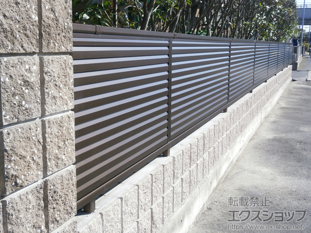 岡山県岡山市ののフェンス・柵 ミエーネフェンス 目隠しルーバータイプ 自由柱施工 施工例