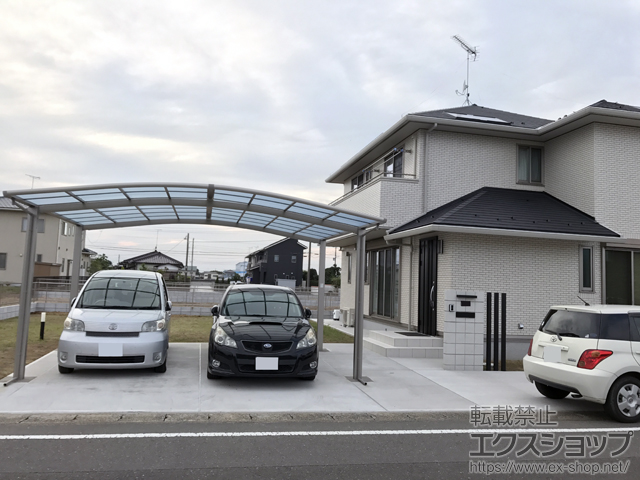 茨城県神栖市ののカーポート ネスカR (ラウンドスタイル) ワイド 積雪〜20cm対応 施工例