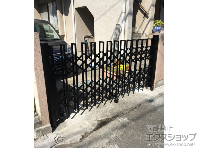 埼玉県志木市ののカーゲート トリップゲート 傾斜地専用型 ノンレール 片開き 26S 施工例