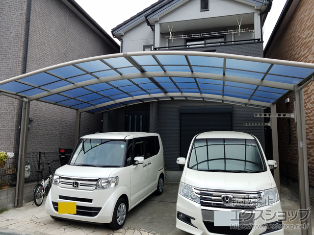 大阪府泉佐野市ののカーポート ネスカR (ラウンドスタイル) ワイド 積雪〜20cm対応＋ネスカR 物干しセット ロング2本入り×1セット 施工例