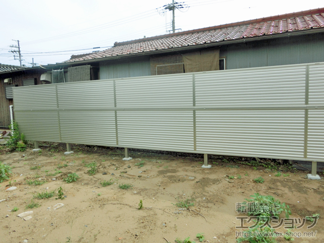 京都府舞鶴市ののフェンス・柵 ミエーネフェンス 目隠しルーバータイプ 2段支柱 自立建て用（パネル2段） 施工例