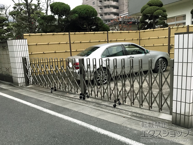 東京都江戸川区ののカーゲート トリップゲート RB型 ノンレール 両開き 64W（32S+32M） 施工例