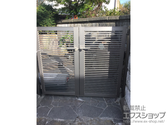 兵庫県明石市のの門扉 プレスタ門扉 1型 細横桟 両開き 柱使用 施工例