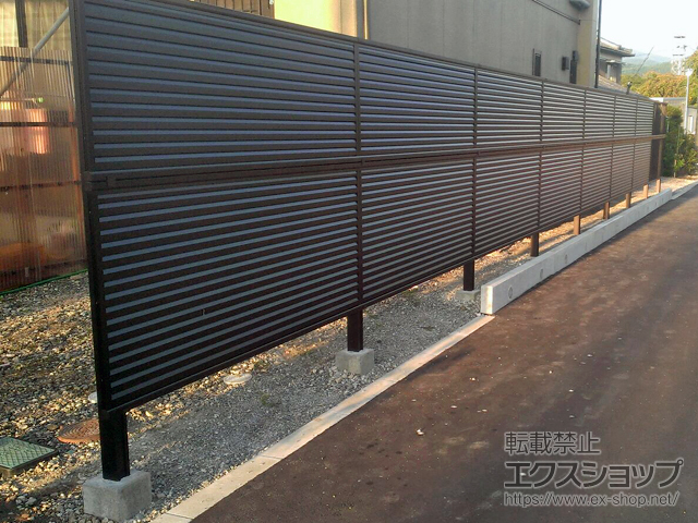 長野県塩尻市ののフェンス・柵 ミエーネフェンス 目隠しルーバータイプ　※ミエッタと連結 施工例