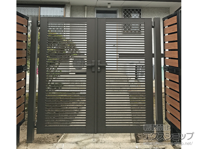 奈良県香芝市のの門扉 ライシス門扉 1型 細横桟 両開き 柱使用 施工例