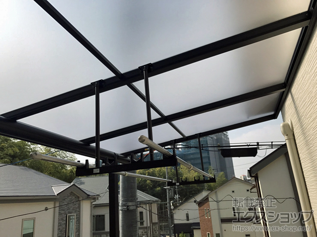 大阪府吹田市ののバルコニー・ベランダ屋根 ヴェクターテラス F型 屋根タイプ 単体 積雪〜20cm対応 施工例