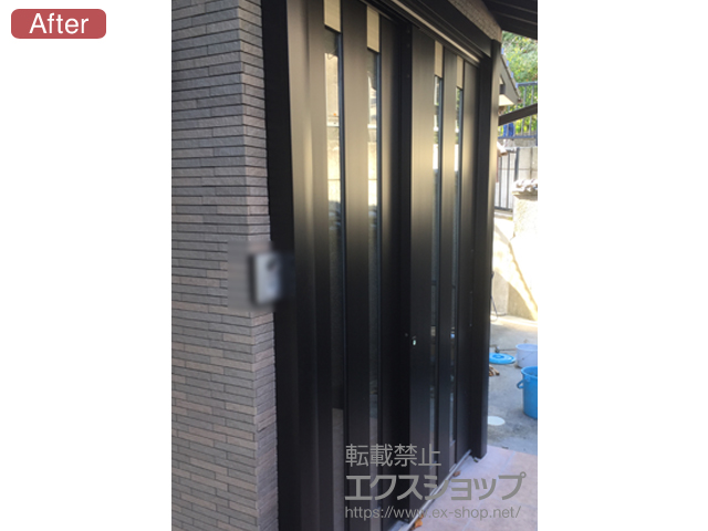 長崎県長崎市のLIXIL リクシル（トステム）の玄関ドア リシェント玄関引戸 PG仕様 2枚建戸 ランマ無 17型（2列スリット） 施工例