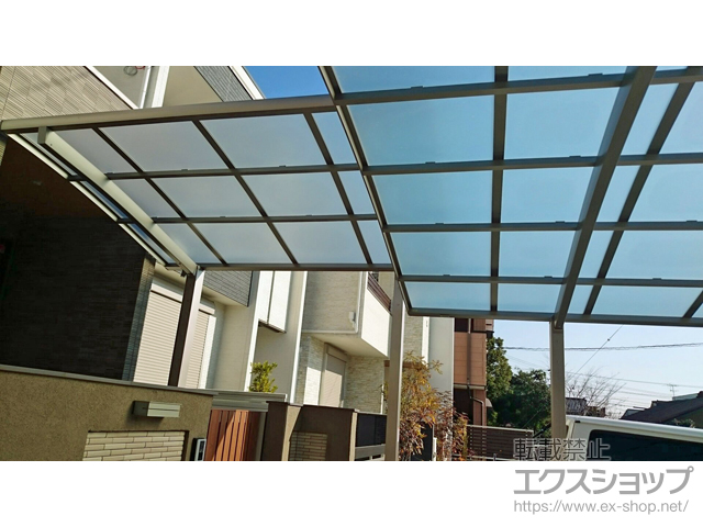 愛知県北名古屋市ののカーポート ネスカR (ラウンドスタイル) ワイド 積雪〜20cm対応 施工例