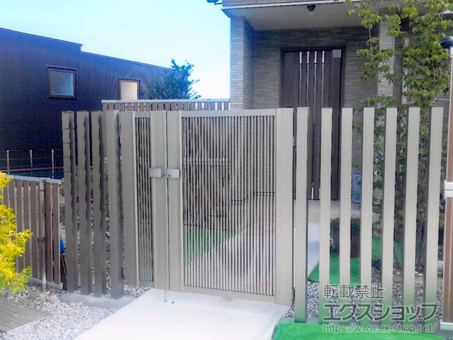 三重県鈴鹿市のの門扉 エクモアX2型 横たて格子 両開き親子 門柱タイプ 施工例