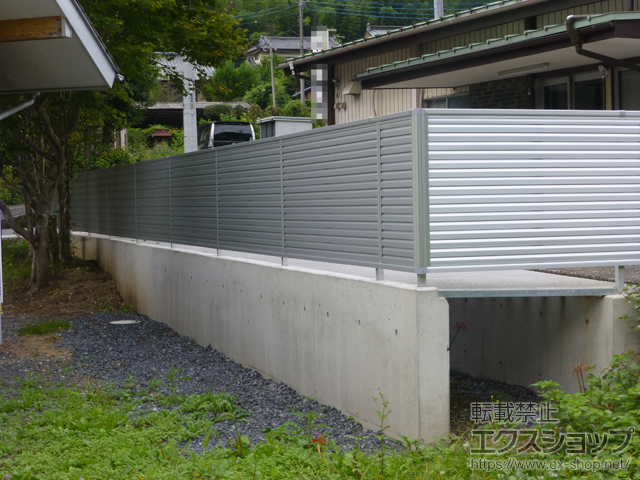 群馬県桐生市ののフェンス・柵 ミエーネフェンス 目隠しルーバータイプ 自由柱 施工例