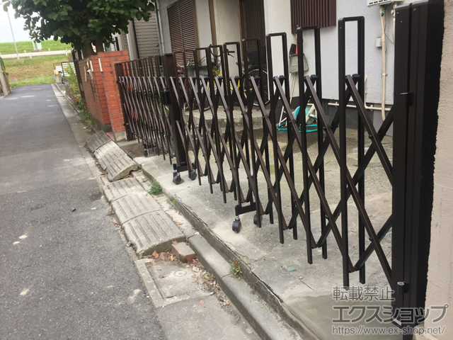 東京都葛飾区ののカーゲート トリップゲート RA型 ノンレール 両開き 60W 施工例