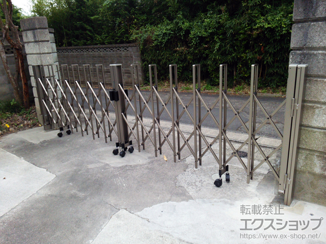 宮城県遠田郡美里町ののカーゲート トリップゲート RA型 ノンレール 両開き 42W 施工例