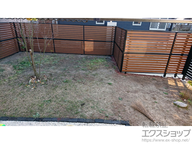 福岡県糸島市ののフェンス・柵 モクアルフェンス 横板タイプ 2段支柱 自立建て用（パネル2段） 施工例