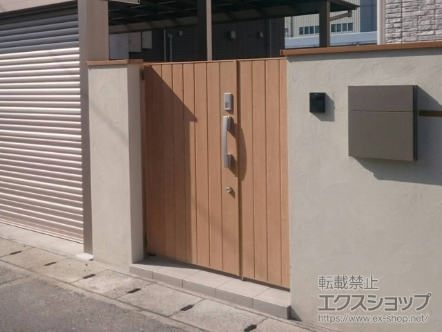 佐賀県佐賀市のの門扉 【特注】ジオーナ門扉 TA型 エントリーシステム[有線式システムキー]両開き親子 マテリアルカラー 柱使用 施工例