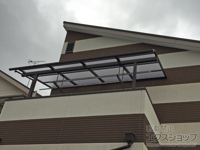 大阪府高槻市ののバルコニー・ベランダ屋根 スピーネ R型 屋根タイプ 単体 積雪〜20cm対応＋スピーネ 吊り下げ物干しAセット 標準 2本入 施工例