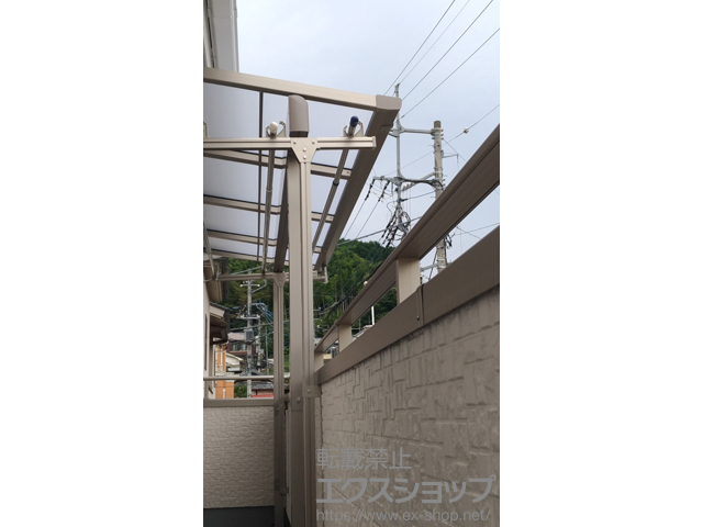 山梨県上野原市ののバルコニー・ベランダ屋根 スピーネ F型 1500 屋根タイプ 単体 積雪〜50cm対応 施工例