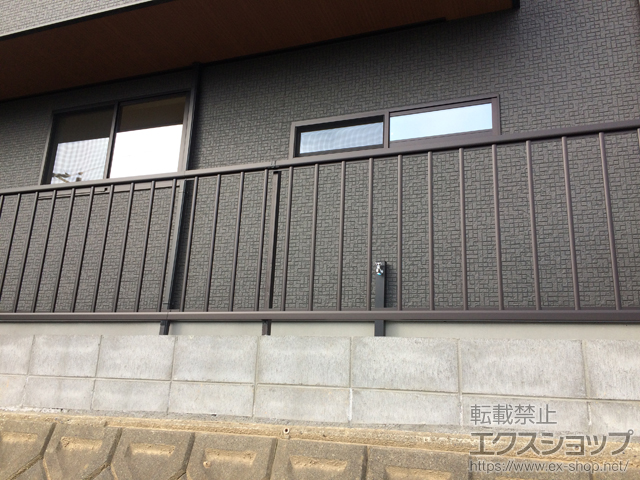 広島県東広島市ののフェンス・柵 ミエッタフェンス 防犯たて格子タイプ 自由柱施工 施工例