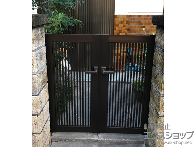大阪府守口市のの門扉 シンプレオ門扉2型 縦格子 両開き 門柱使用 施工例