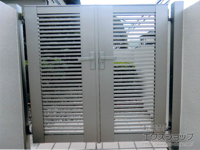 福岡県太宰府市のの門扉 ライシス門扉 1型 細横桟 両開き 柱使用 施工例