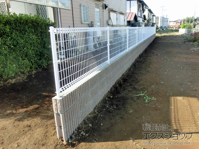 埼玉県さいたま市ののフェンス・柵 メッシュフェンス M0 間仕切柱 施工例