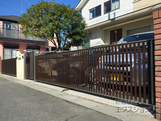 東京都町田市ののカーゲート ワイドオーバードアS4型 マテリアルカラー 電動式 施工例