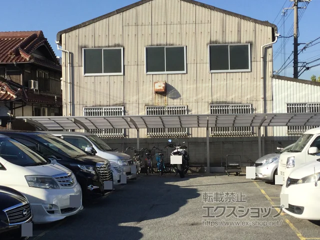 大阪府豊中市のValue Selectのカーポート プレシオスポート 縦3連棟 積雪～20cm対応 施工例