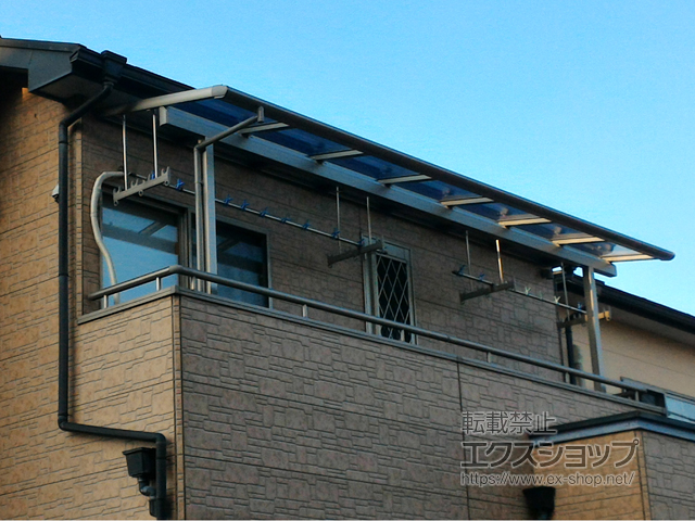 埼玉県川口市のLIXIL リクシル（トステム）のバルコニー・ベランダ屋根 パワーアルファ F型 屋根タイプ 単体 積雪〜30cm対応 施工例