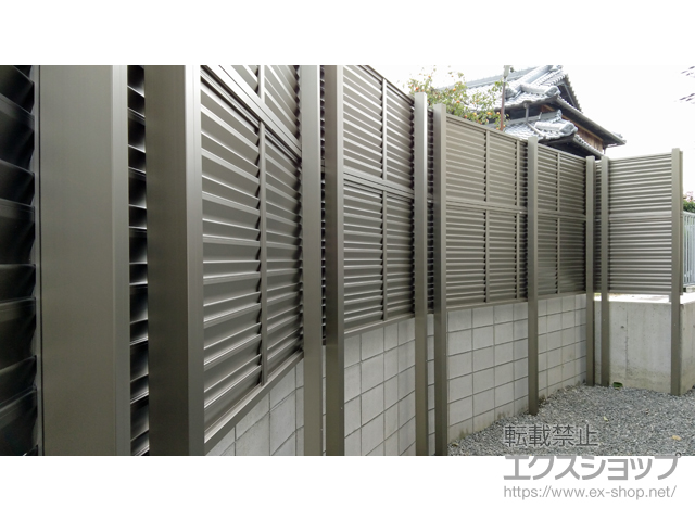 大阪府枚方市ののフェンス・柵 カムフィX9型 ルーバータイプ フリー支柱タイプ 多段支柱施工 施工例