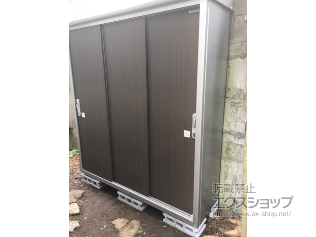 神奈川県川崎市のの物置・屋外倉庫 エスモ 一般型 1797×520×1959 ESE-1805A-DW 施工例