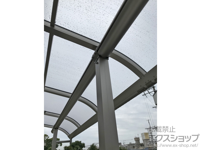 大阪府寝屋川市ののバルコニー・ベランダ屋根 プレシオステラス R型 屋根タイプ 連棟 積雪〜20cm対応 施工例