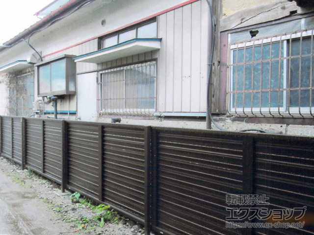 福島県西白河郡矢吹町ののフェンス・柵 ミエーネフェンス 目隠しルーバータイプ 自由柱施工 施工例
