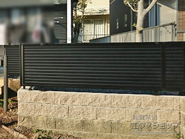 三重県四日市市ののフェンス・柵 ミエーネフェンス 目隠しルーバータイプ 自由柱施工 施工例