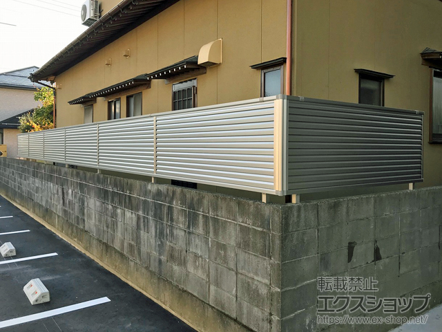 新潟県燕市ののフェンス・柵 ミエーネフェンス 目隠しルーバータイプ 自由柱施工 施工例