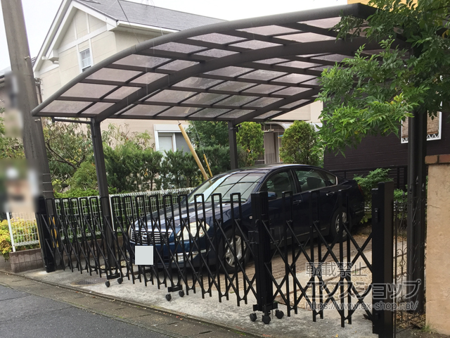 福岡県小郡市ののカーゲート トリップゲート RB型 ノンレール 両開き親子 62WO（13S+49M） 施工例