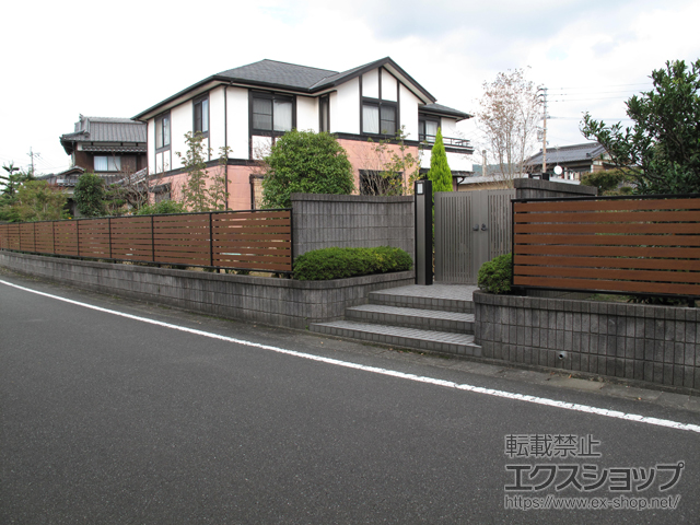 福岡県筑紫野市ののフェンス・柵 モクアルフェンス 横板タイプ 自由柱施工 施工例