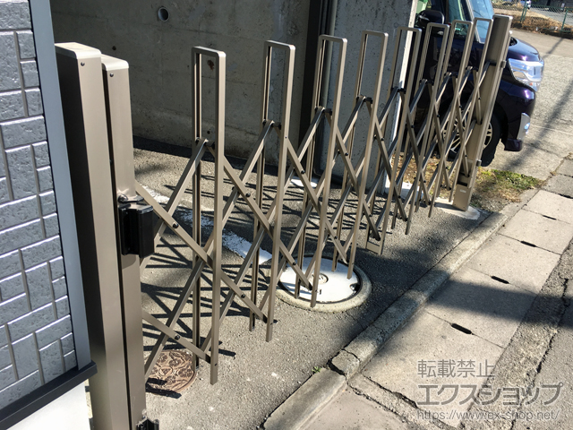 神奈川県秦野市ののカーゲート トリップゲート RA型 ノンレール 片開き 27S 施工例