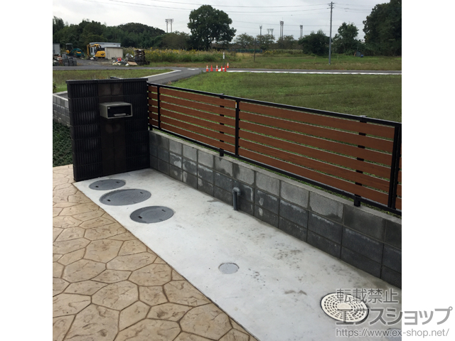 埼玉県久喜市ののフェンス・柵 モクアルフェンス 横板タイプ 自由柱 施工例