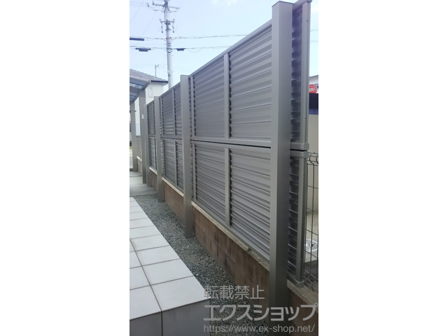 兵庫県姫路市ののフェンス・柵 ミエーネフェンス 目隠しルーバータイプ 2段支柱 自立建て用（パネル2段） 施工例