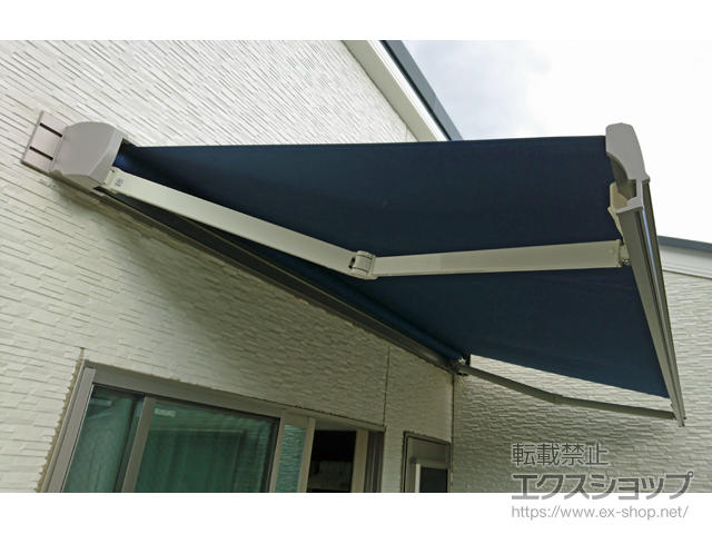 神奈川県厚木市のLIXIL リクシル（トステム）のオーニング・日よけ 彩風 あやかぜ S型 電動式 施工例