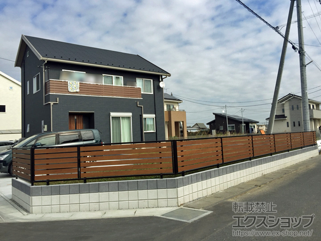 埼玉県加須市ののフェンス・柵 モクアルフェンス 横板タイプ 自由柱仕様 施工例